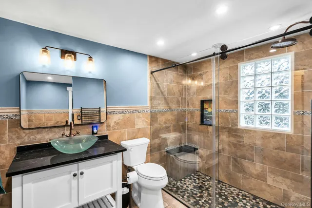 $889,000 | 8 Ocean Avenue, Hampton Bays, NY 11946