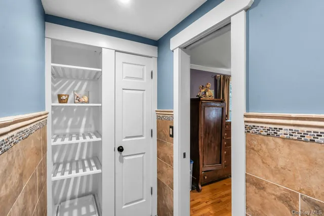 $889,000 | 8 Ocean Avenue, Hampton Bays, NY 11946