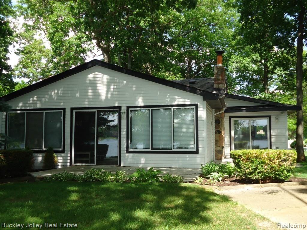 4400 Clifford Road Brighton, MI 48116 - Photo 1 of 22 Enjoy Lake Living