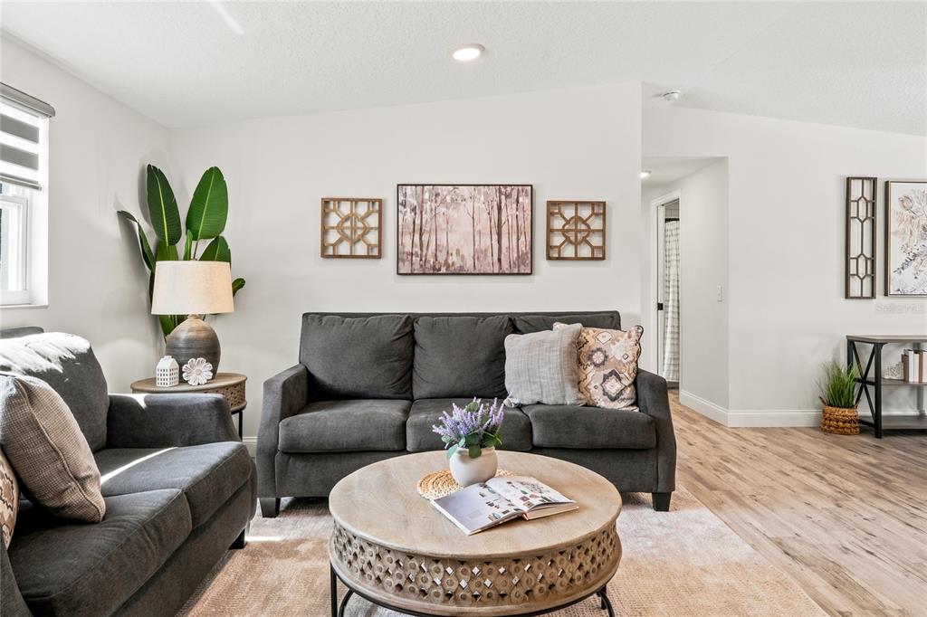 749 State Rte 415 Osteen, FL 32764 - Photo 5 of 42