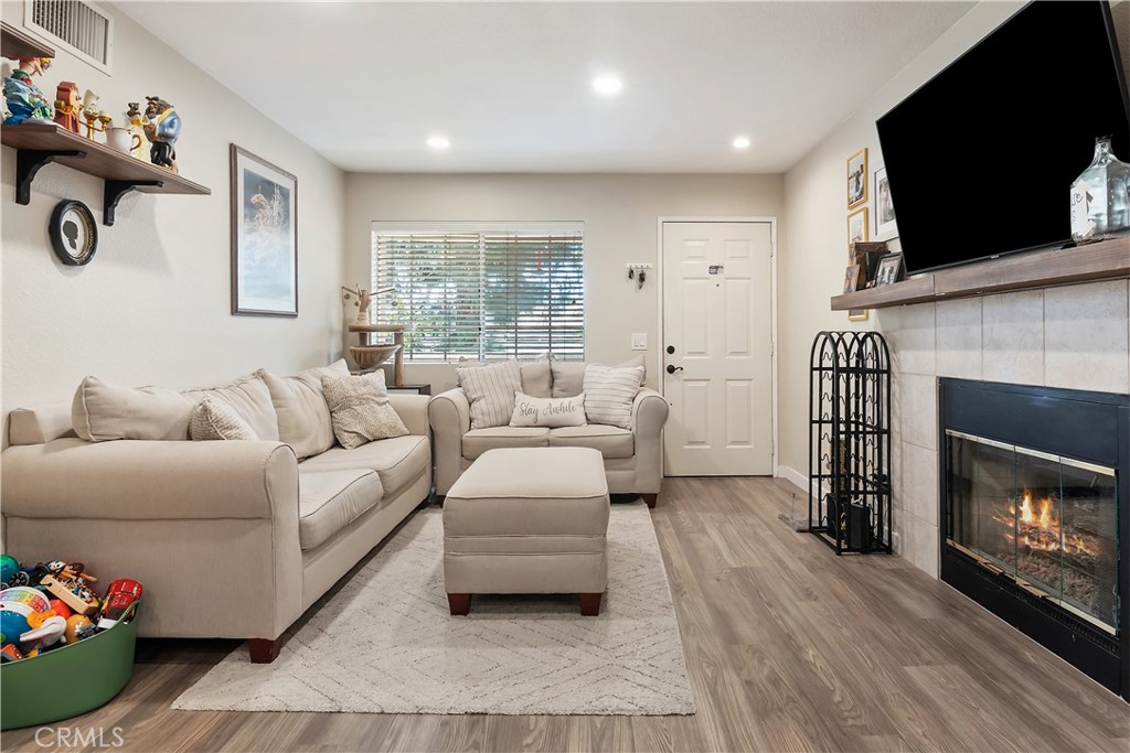 1195 Fitzgerald Road, Unit G Simi Valley, CA 93065 - Photo 3 of 26