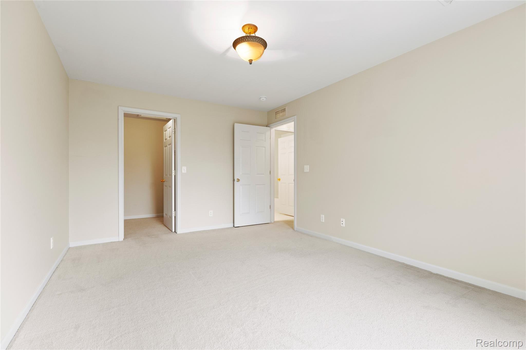 1802 Flagstone Circle Rochester, MI 48307 - Photo 15 of 26 1802 Flagstone Circle-15.jpg