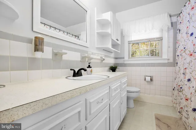 $400,000 | 148 Sanford Drive, Fredericksburg, VA 22406