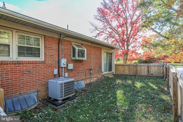 $400,000 | 148 Sanford Drive, Fredericksburg, VA 22406