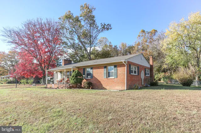 $400,000 | 148 Sanford Drive, Fredericksburg, VA 22406