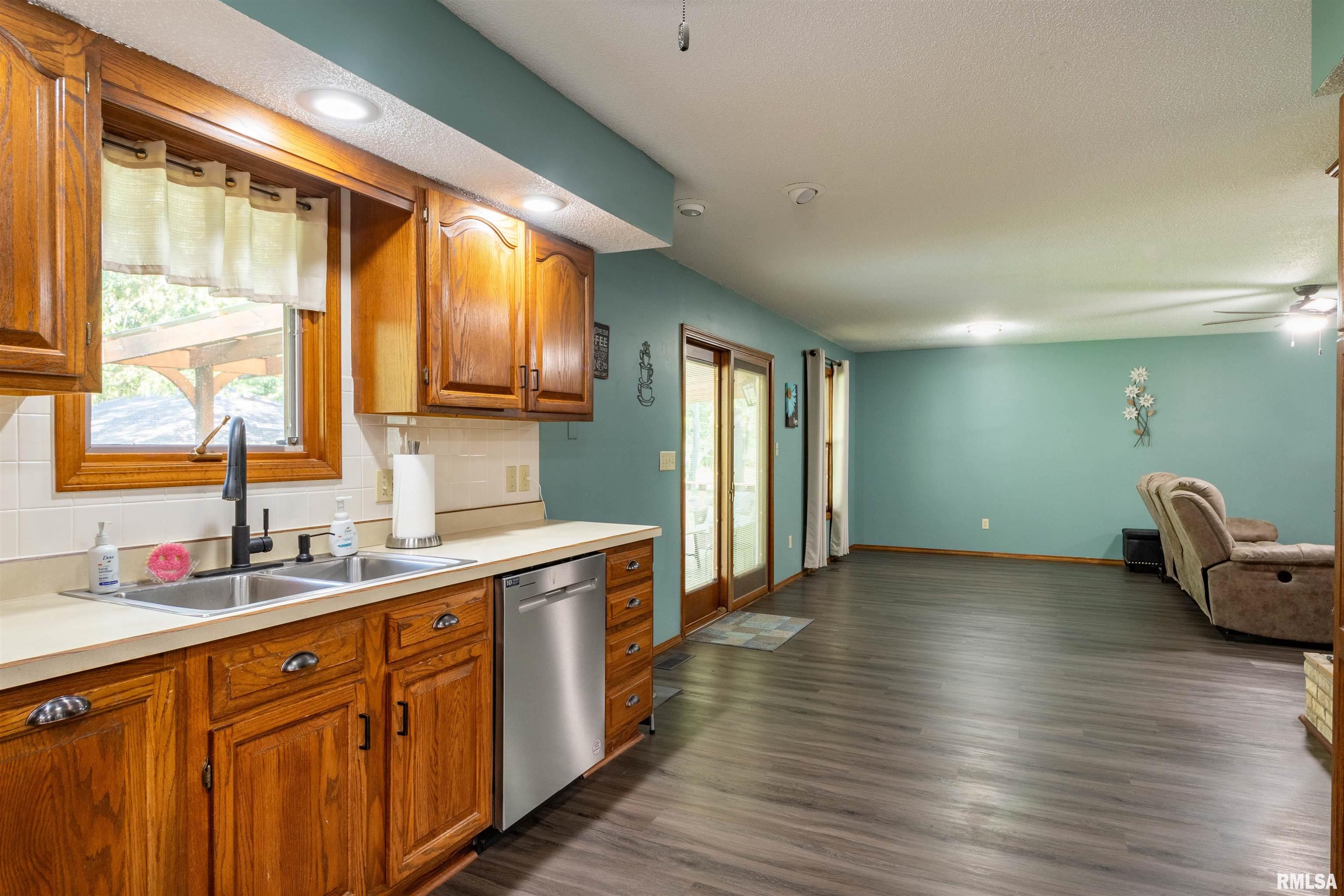 1803 Spring Garden Road Marion, IL 62959 - Photo 11 of 40