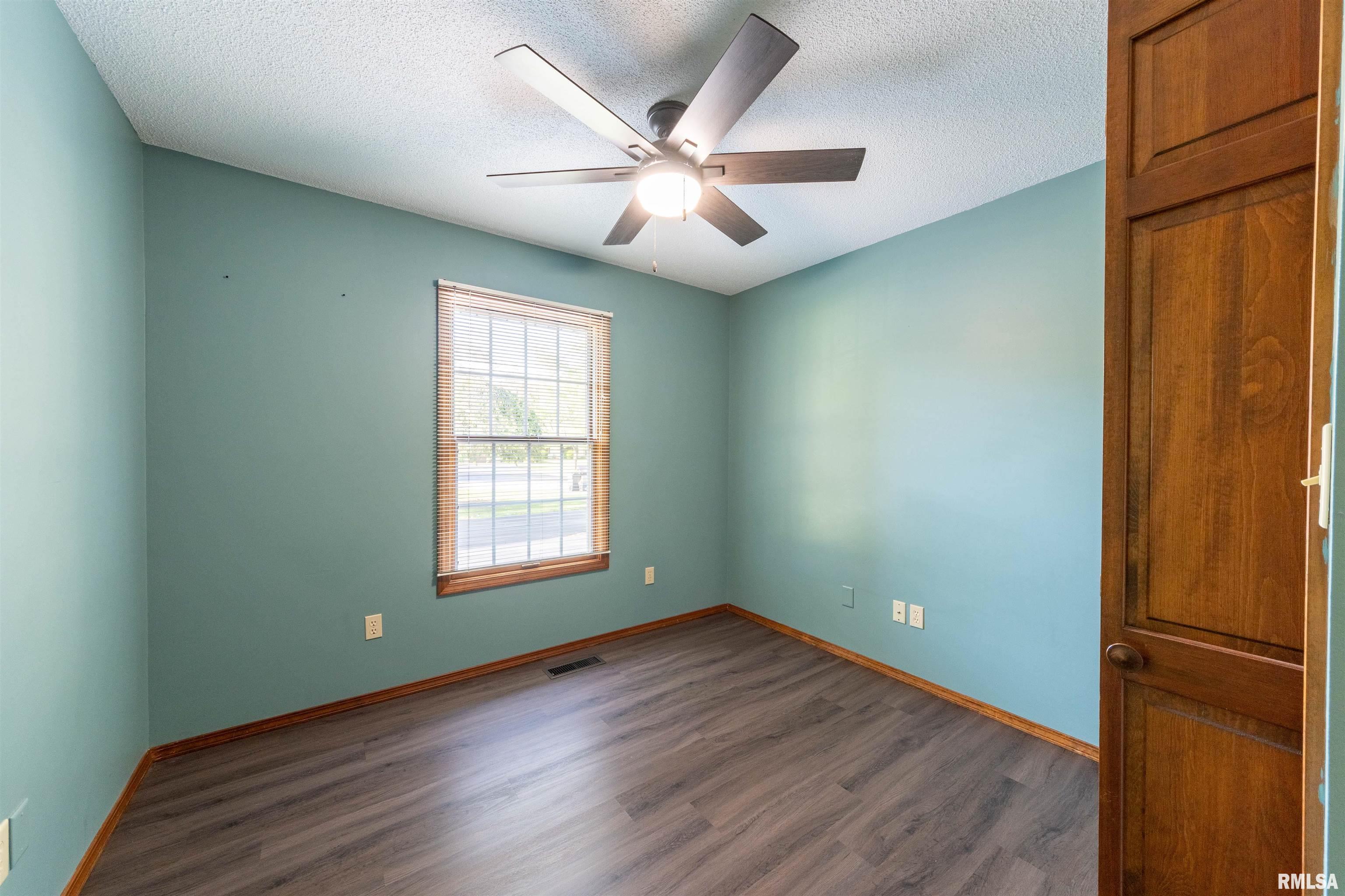 1803 Spring Garden Road Marion, IL 62959 - Photo 20 of 40