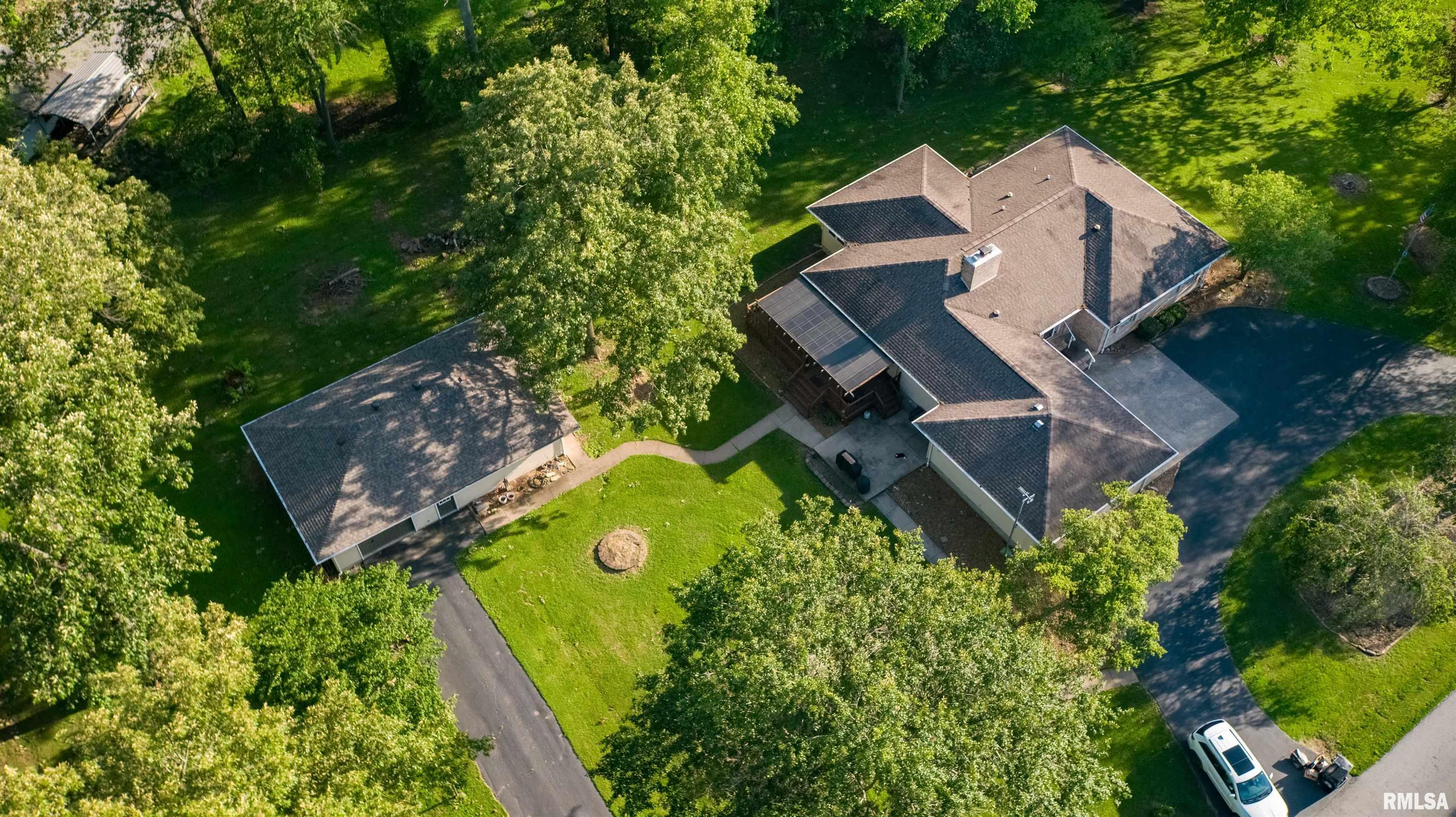 1803 Spring Garden Road Marion, IL 62959 - Photo 2 of 40