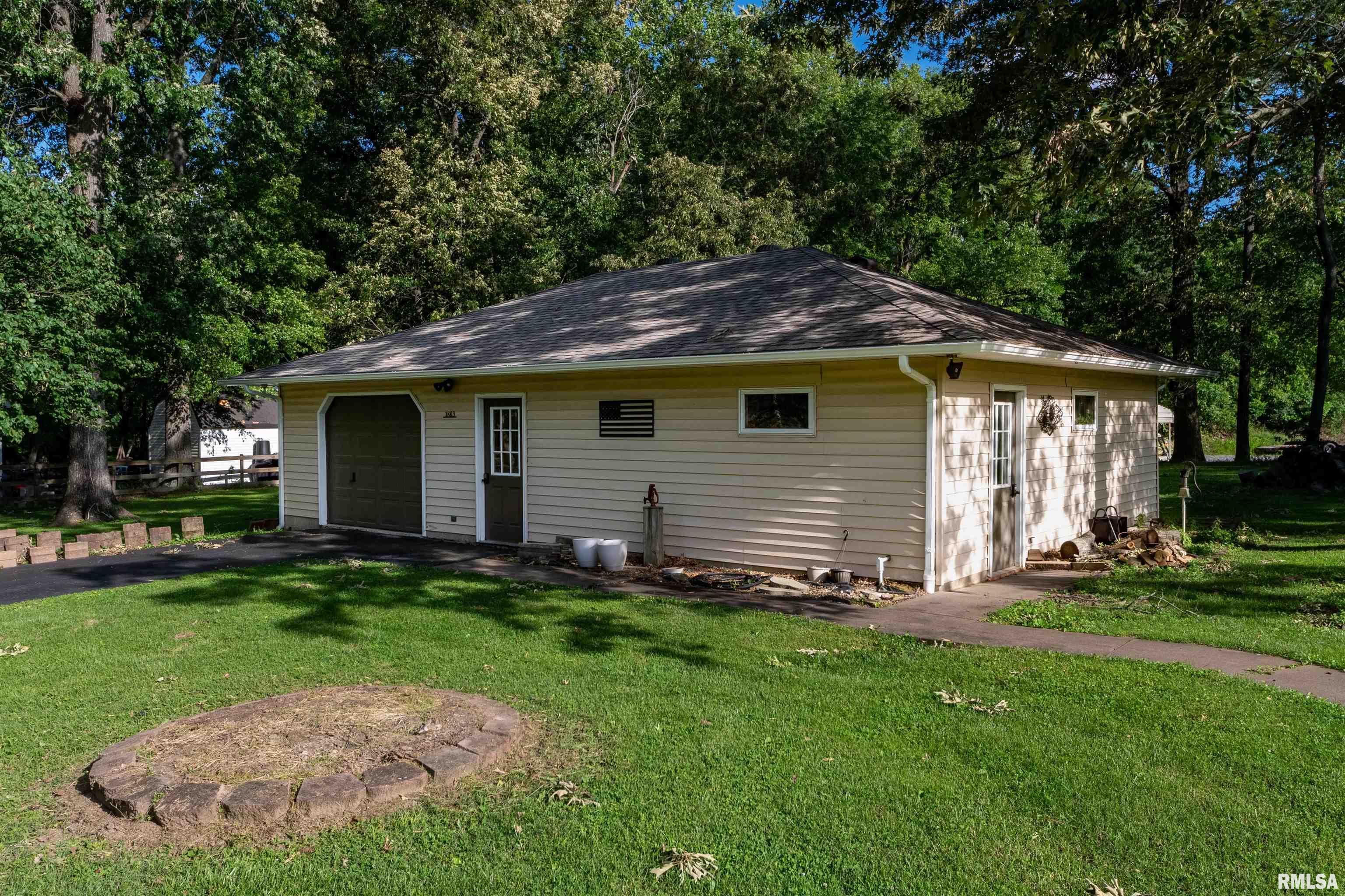 1803 Spring Garden Road Marion, IL 62959 - Photo 32 of 40