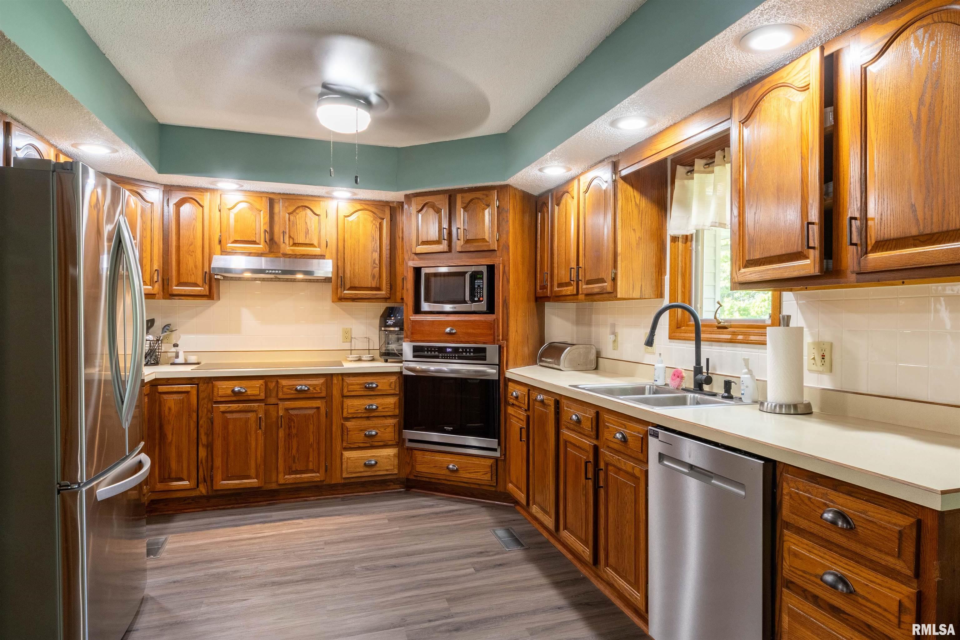 1803 Spring Garden Road Marion, IL 62959 - Photo 10 of 40