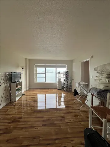 $3,750 | 11111 Biscayne Boulevard, Unit 20E, Miami, FL 33181