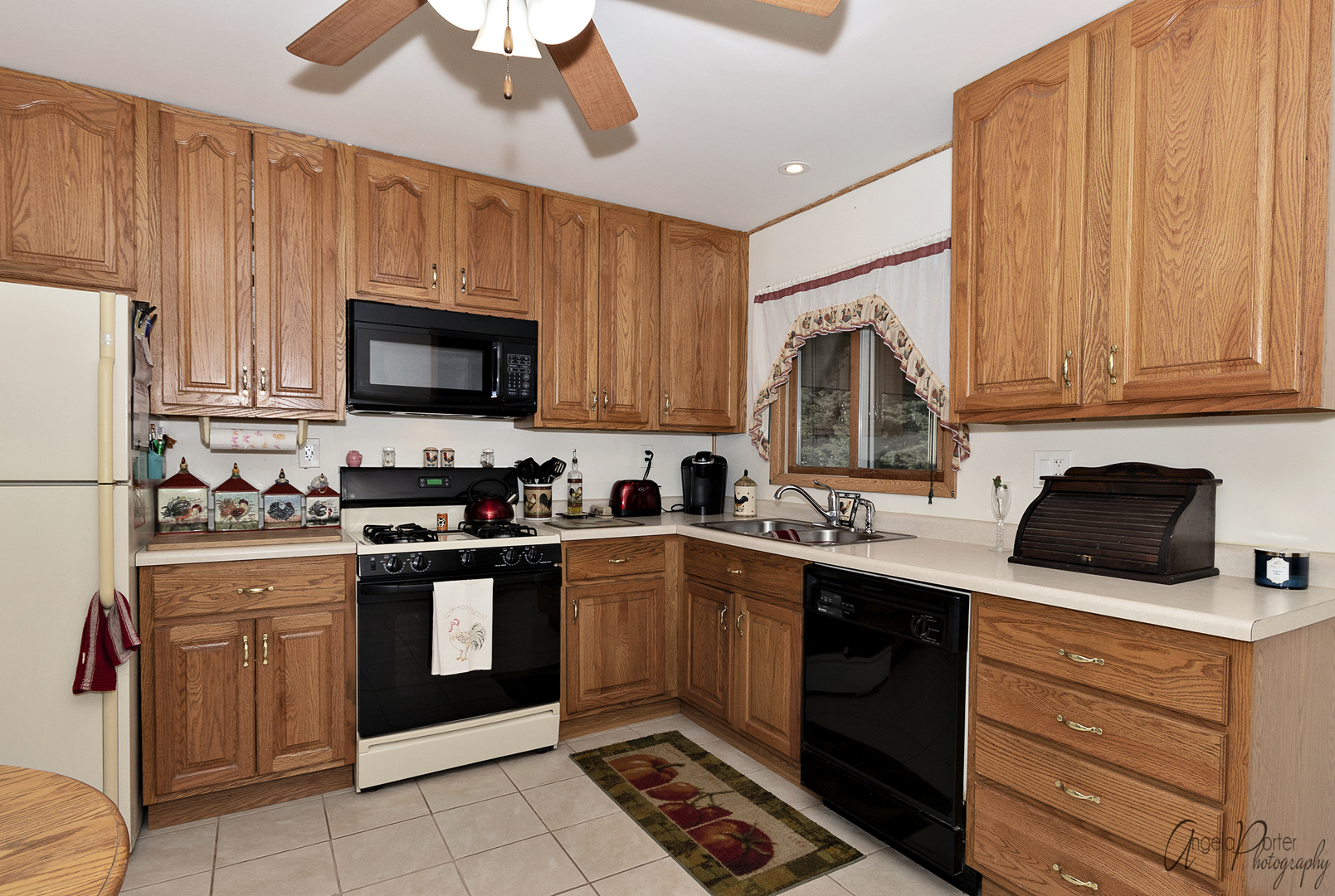 413 Kent Road McHenry, IL 60051 - Photo 5 of 27