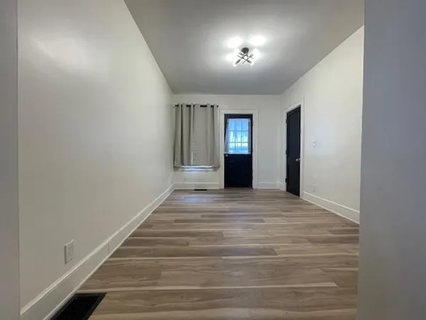 $2,400 | 460 Lincoln Street, Manchester, NH 03103