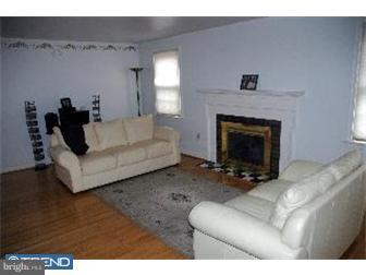 123 Dewey Road Cheltenham, PA 19012 - Photo 3 of 10 Living Room