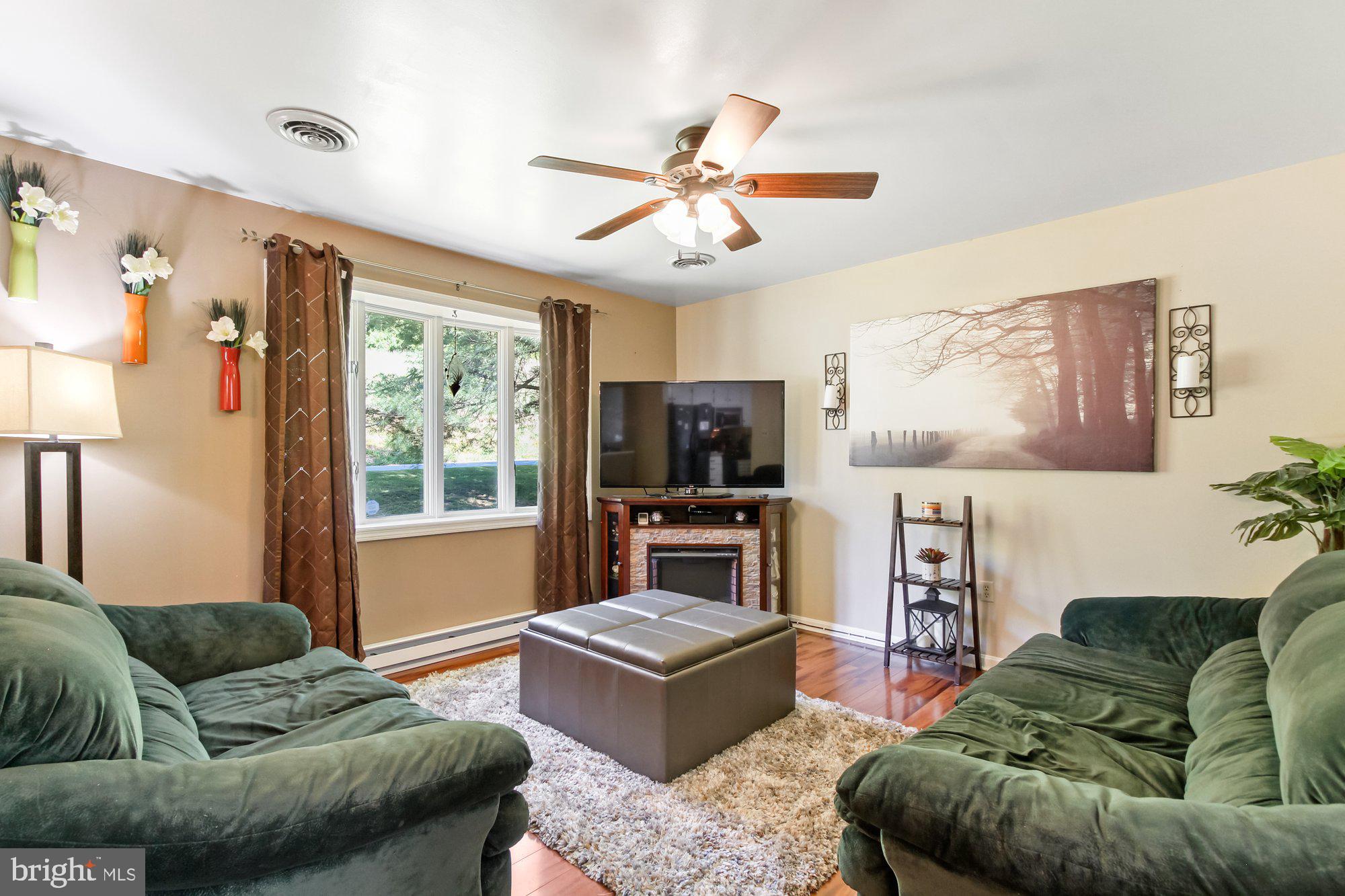 295 Shenks Ferry Road Conestoga, PA 17516 - Photo 3 of 25 Living room