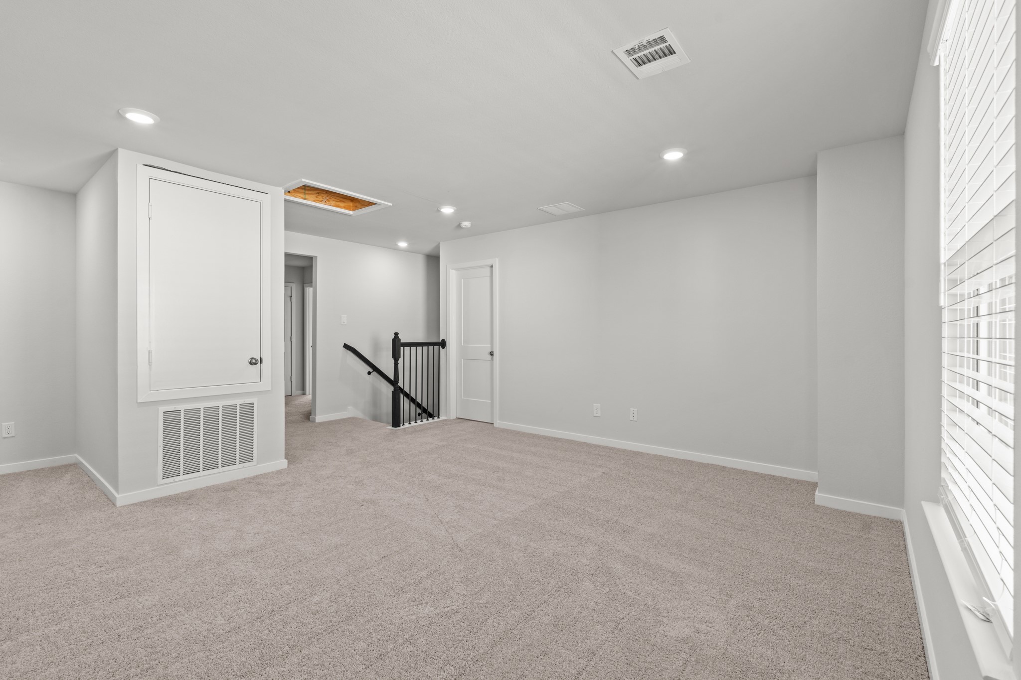 117 Bayou Bend Angleton, TX 77515 - Photo 15 of 28 a view of an empty room with a window