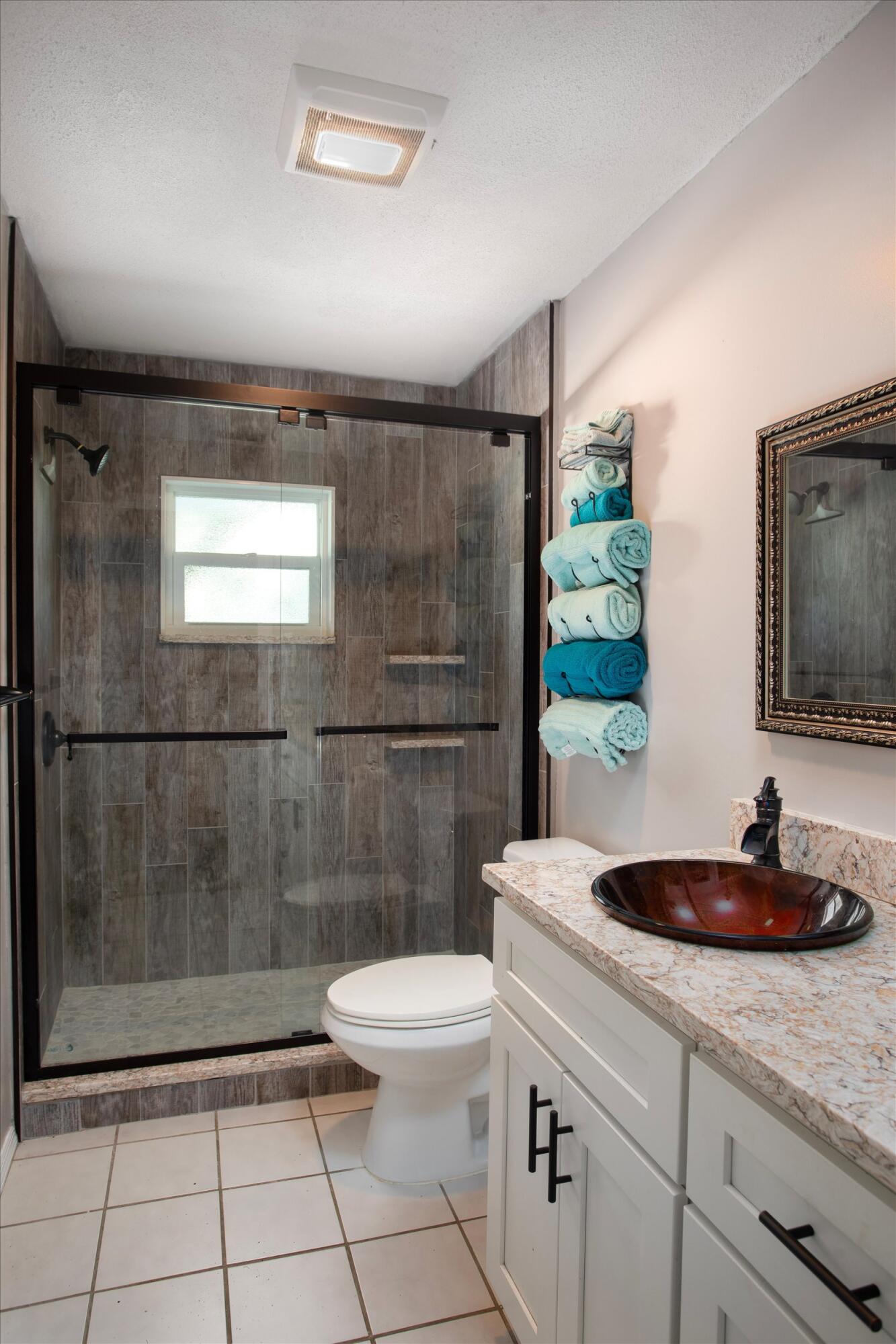 663 Indies Road Summerland Key, FL 33042 - Photo 18 of 32 15-0014 Primary bath
