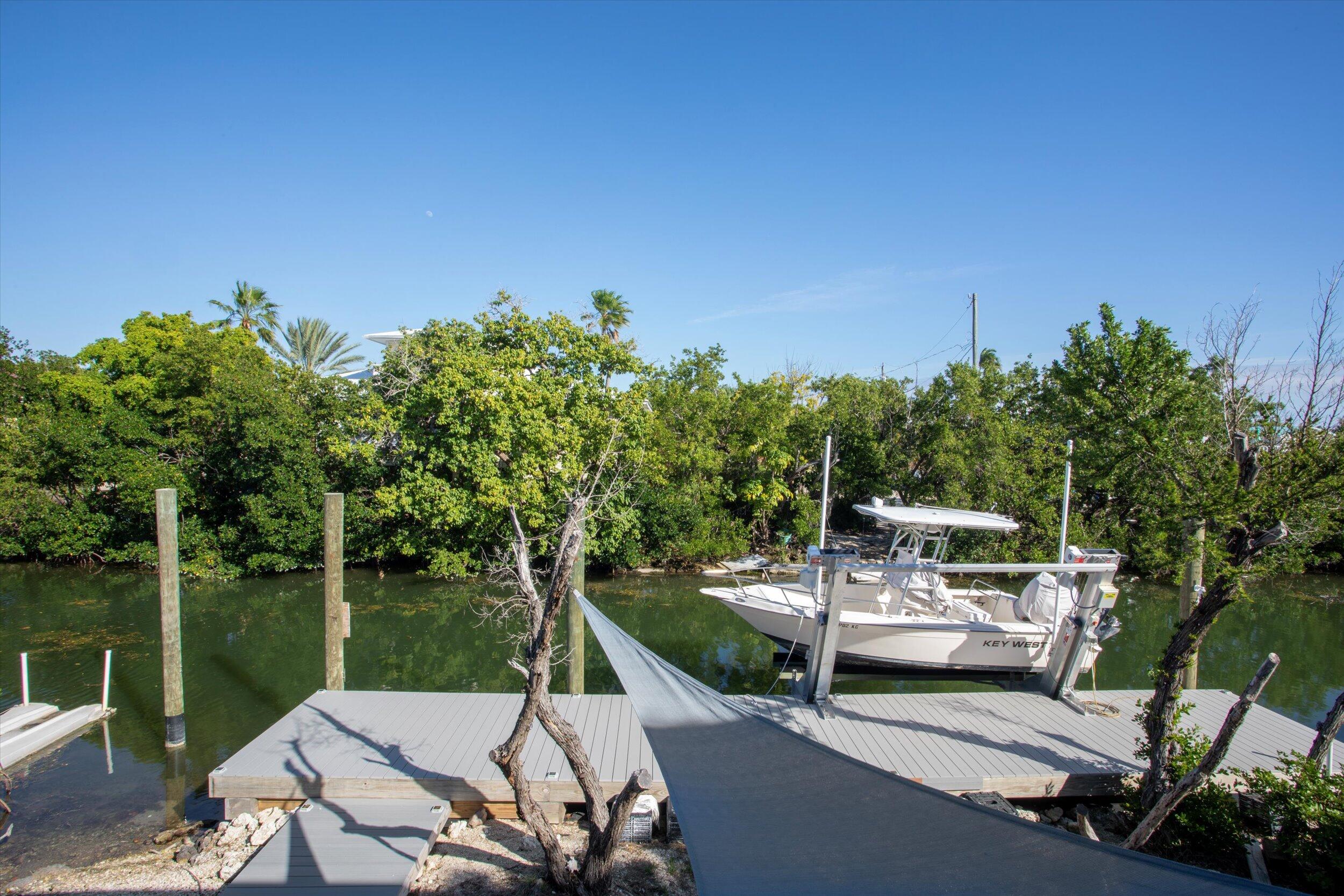 25-0024 Boat lift
