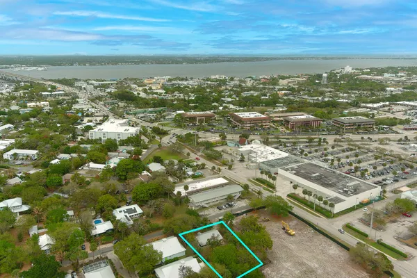 $399,500 | 521 Southwest Halpatiokee Street, Stuart, FL 34994