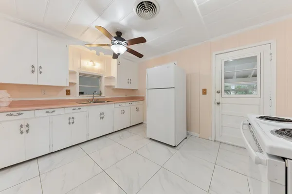$399,500 | 521 Southwest Halpatiokee Street, Stuart, FL 34994
