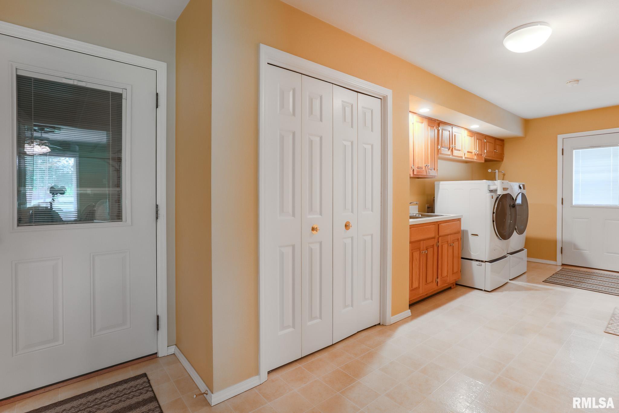 2816 Sheridan Road Pekin, IL 61554 - Photo 20 of 32