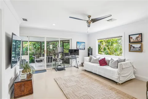 $1,599,000 | 727 Shore Drive, Vero Beach, FL 32963
