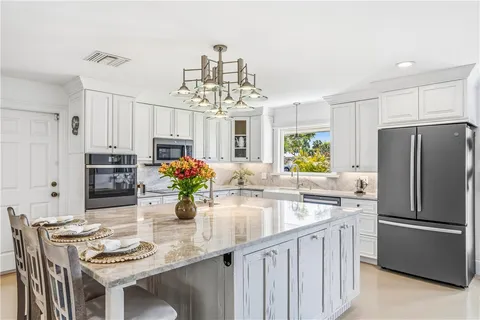 $1,599,000 | 727 Shore Drive, Vero Beach, FL 32963
