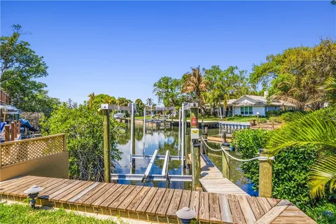 $1,599,000 | 727 Shore Drive, Vero Beach, FL 32963