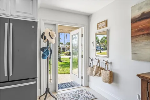 $1,599,000 | 727 Shore Drive, Vero Beach, FL 32963
