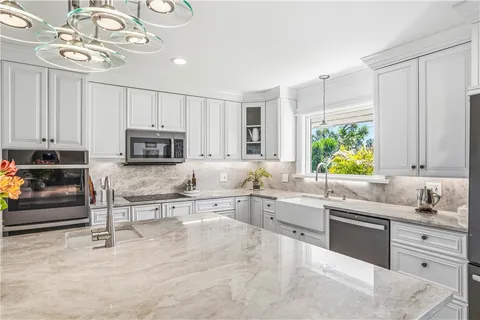 $1,599,000 | 727 Shore Drive, Vero Beach, FL 32963