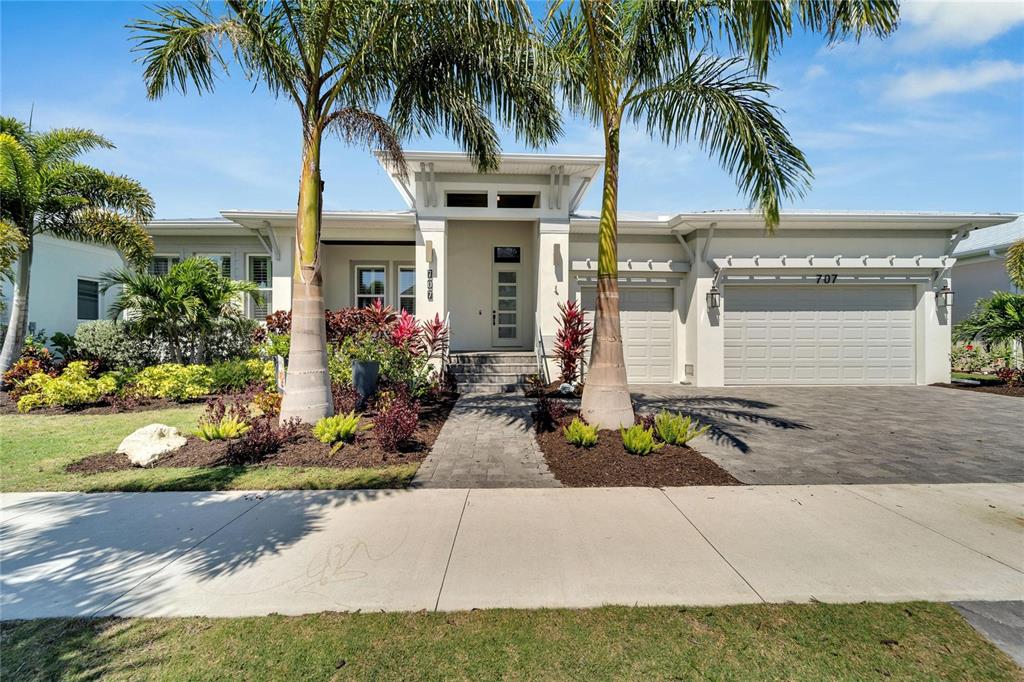 707 Pinckney Drive Apollo Beach, FL 33572 - Photo 1 of 1