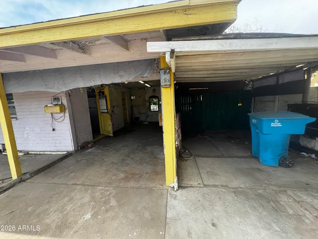 a view of a garage