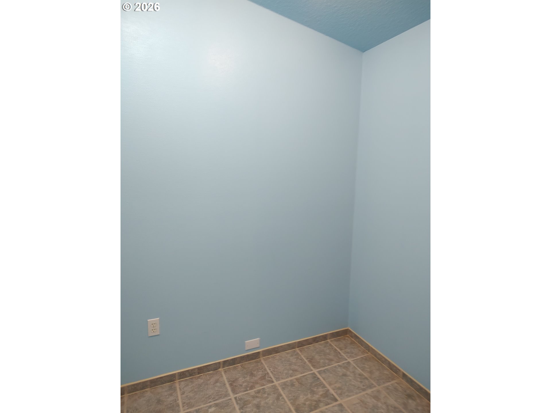 3740 Southwest Comus Street Portland, OR 97219 - Photo 19 of 33 Bonus Room