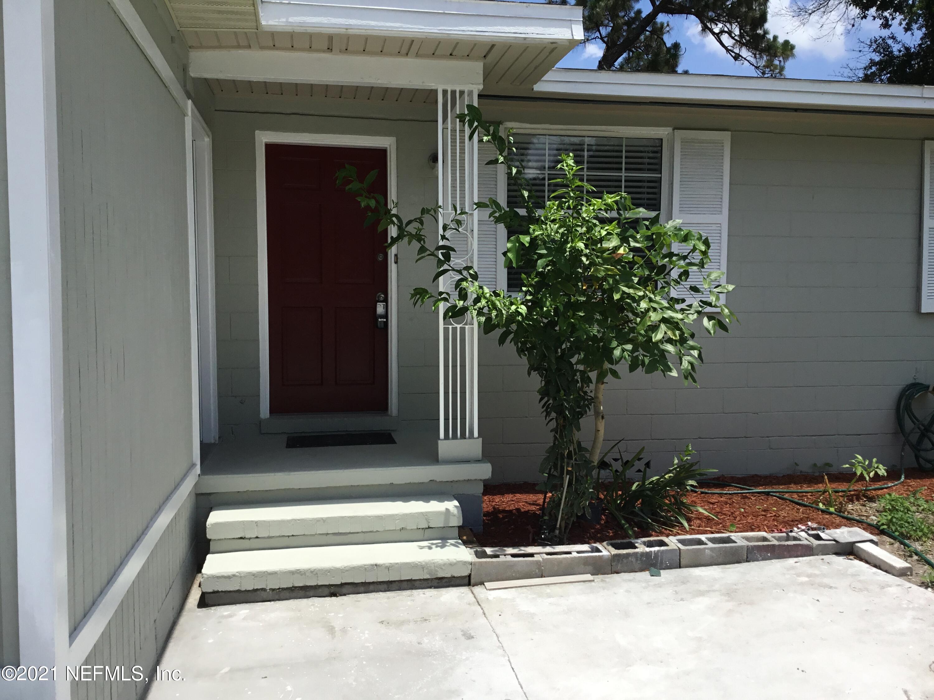 6213 Anvil Road Jacksonville, FL 32277 - Photo 3 of 28 246C7C77-517C-4F86-AD35-CAF846AC5BED