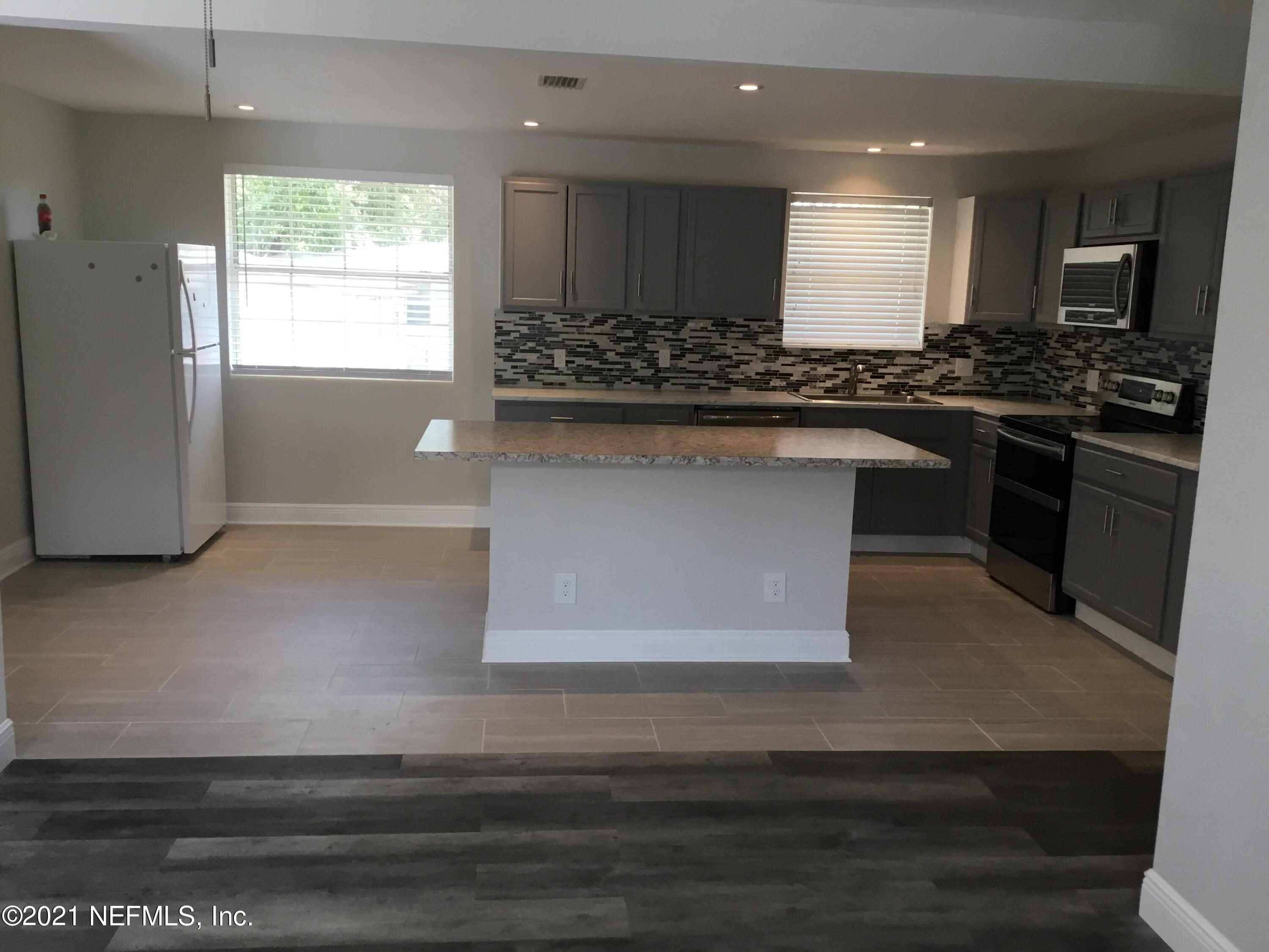 6213 Anvil Road Jacksonville, FL 32277 - Photo 4 of 28 929A67C0-67B6-44AA-A145-5FA91F768916
