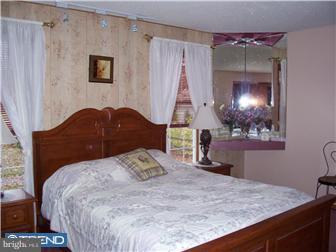 541 East Malaga Road Williamstown, NJ 08094 - Photo 11 of 12 Bedroom - Main