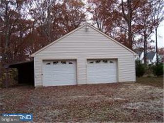 541 East Malaga Road Williamstown, NJ 08094 - Photo 3 of 12 Garage