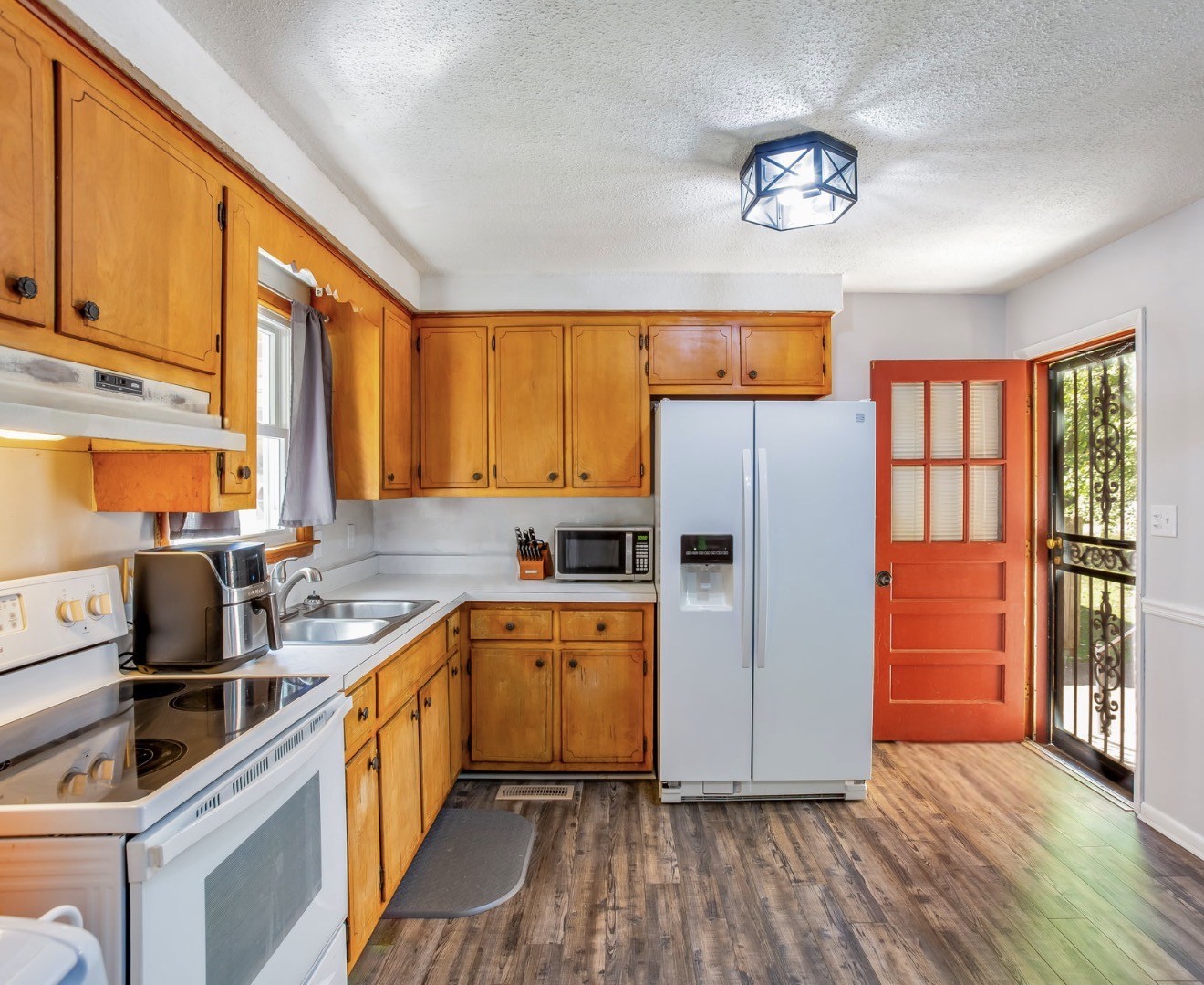 221 Paddock Road Clarksville, TN 37043 - Photo 2 of 8