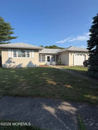 $2,700 | 15 St Tropez Court, Toms River, NJ 08757