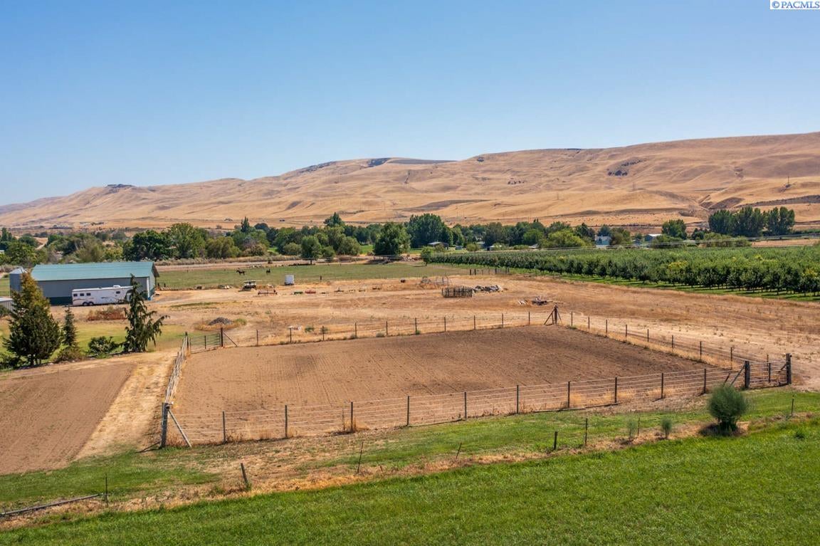 90544 West Hess Road Prosser, WA 99350 - Photo 14 of 50 Gallery Image 14