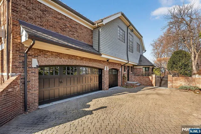 $3,199,000 | 54 Hamilton Drive East, North Caldwell, NJ 07006