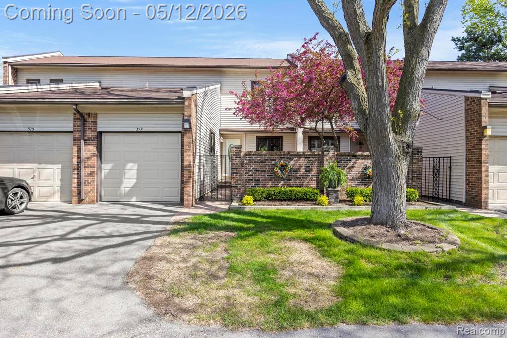 317 Willow Grove Lane Rochester Hills, MI 48307 - Photo 1 of 33 Gallery Image 1