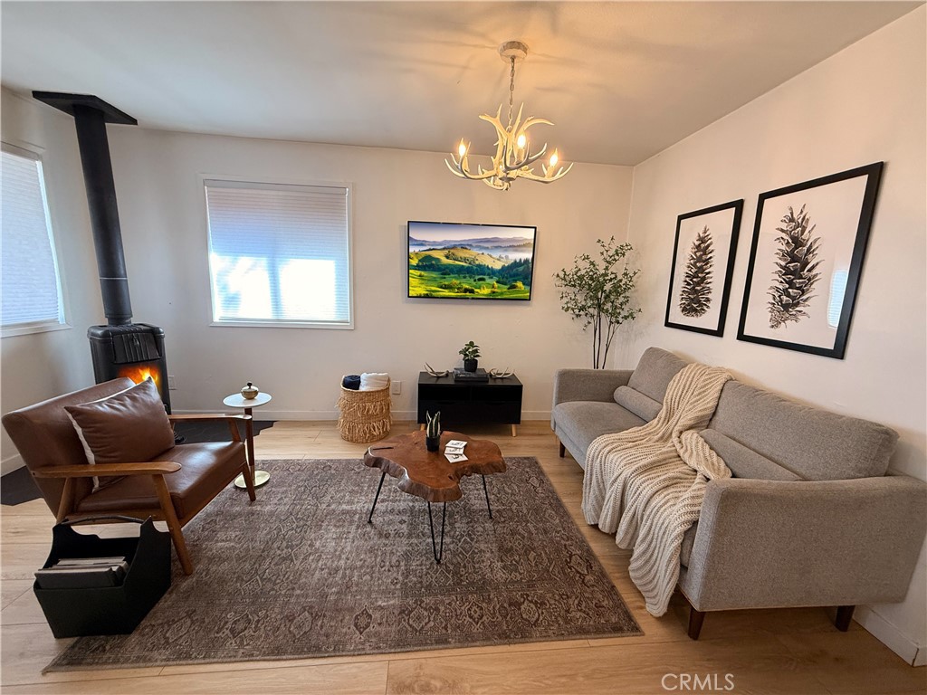 376 Riverside Avenue Sugarloaf, CA 92386 - Photo 2 of 24 Living full