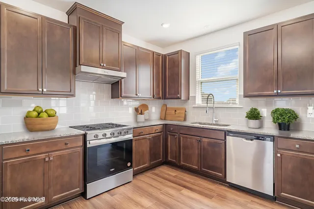 $416,000 | 645 Thomas Gage Drive, Fuquay-Varina, NC 27526