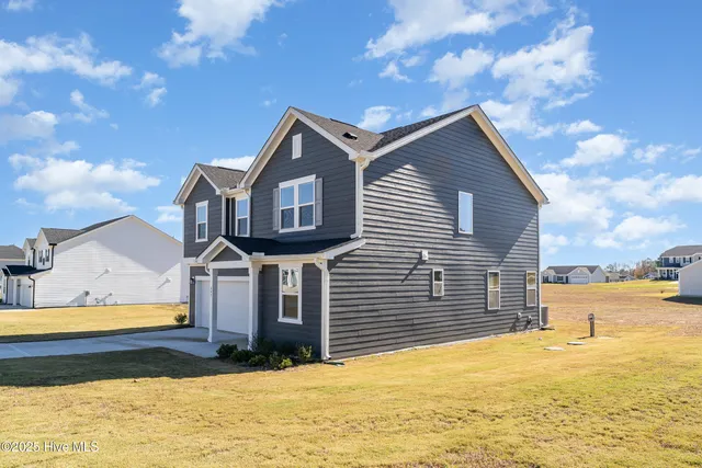 $416,000 | 645 Thomas Gage Drive, Fuquay-Varina, NC 27526