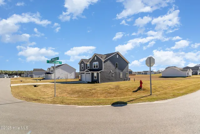 $416,000 | 645 Thomas Gage Drive, Fuquay-Varina, NC 27526