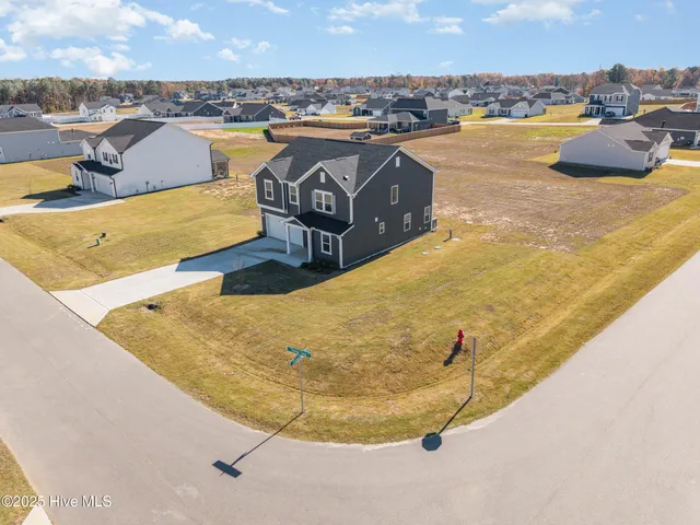 $416,000 | 645 Thomas Gage Drive, Fuquay-Varina, NC 27526