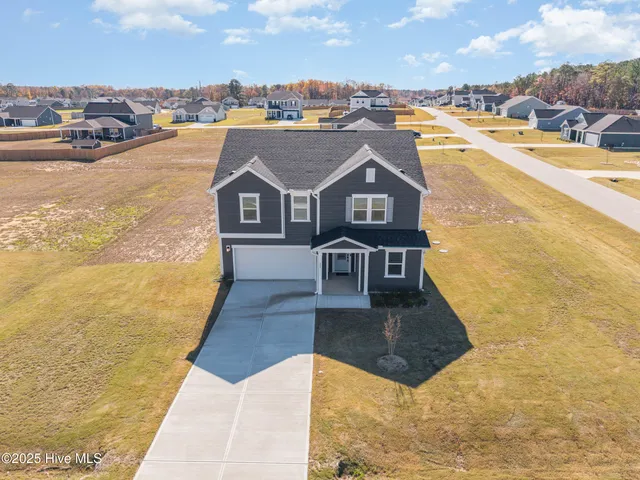 $416,000 | 645 Thomas Gage Drive, Fuquay-Varina, NC 27526