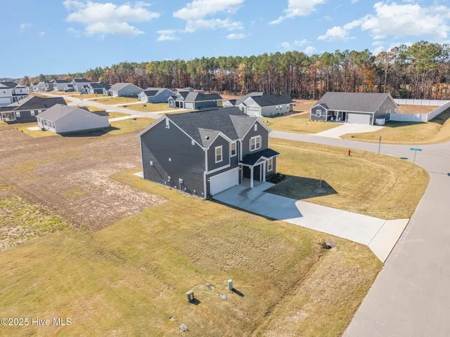 $416,000 | 645 Thomas Gage Drive, Fuquay-Varina, NC 27526