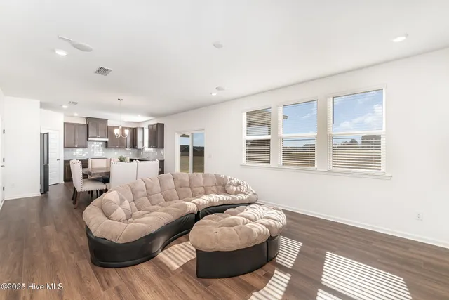 $416,000 | 645 Thomas Gage Drive, Fuquay-Varina, NC 27526